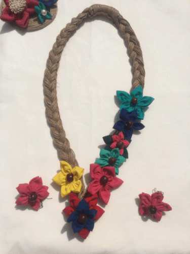 Wonderwheelstore | 12 | Colourful Flower Neckpiece 5