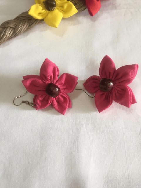 Colourful Flower Neckpiece with Earrings Set