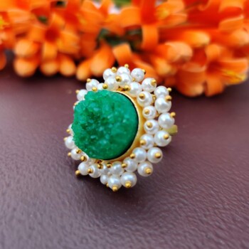 Green Druzy Adjustable Ring With Halo Of Pearl Fringe Omr0049g