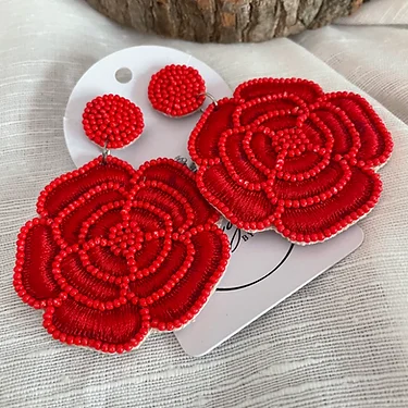 Red Roses – Beaded Earrings