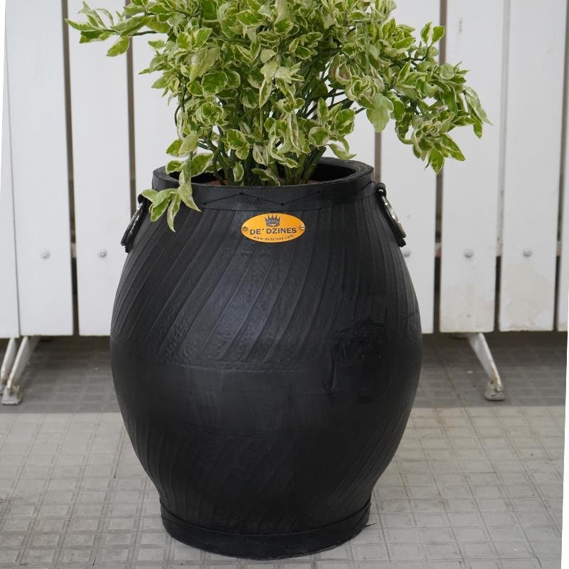 Large Pots – 20 Inches – Rubber { With Planter Tray }