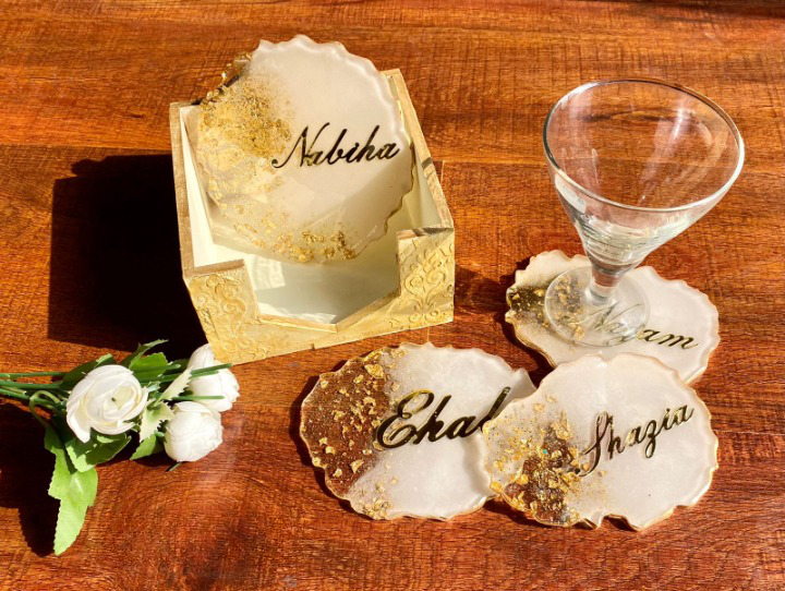 Resin coaster with gold foil