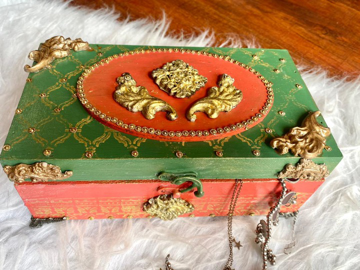 Wooden jewellery box: Green