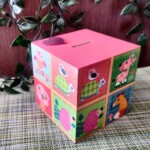 KID’S THEME PIGGY BANK ANIMAL THEME PRINT .