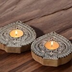 WOODEN BLOCK TEA LIGHT HOLDER (SET OF TWO ) : Heart Leaf